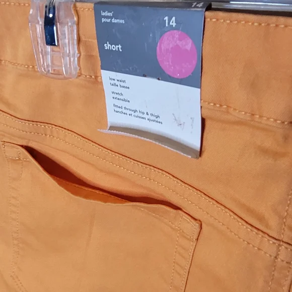 Ladies stretch Low Waist Shorts - Picture 5 of 10